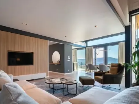 Prodaja, kuća, 240m², Tivat, Crna Gora - image 1