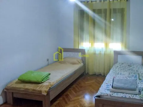 Prodaja, kuća, 220m², Tološka šuma, Podgorica - image 4