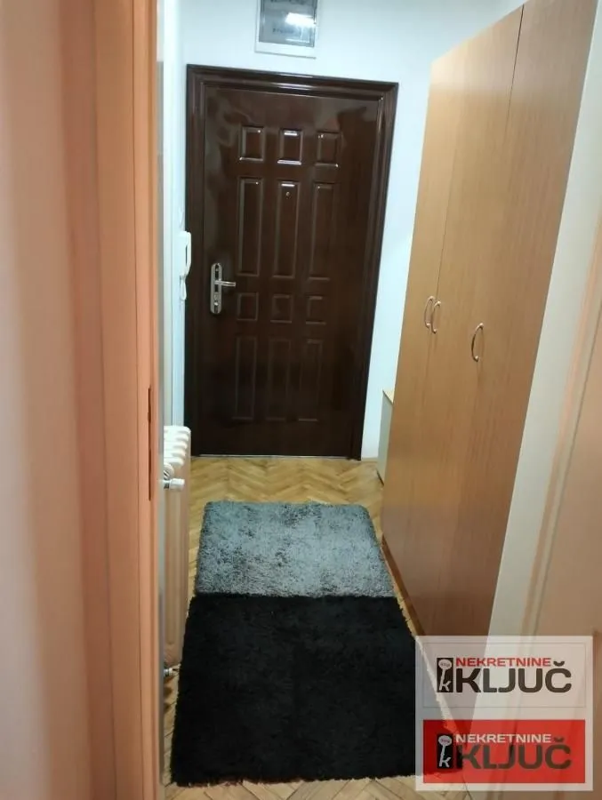 Izdavanje, garsonjera, 29m², Sajmište, Novi Sad