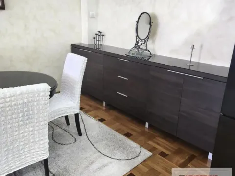 Izdavanje, trosoban stan, 102m², Bulevar patrijarha Pavla, Novi Sad Sve Podlokacije - image 13