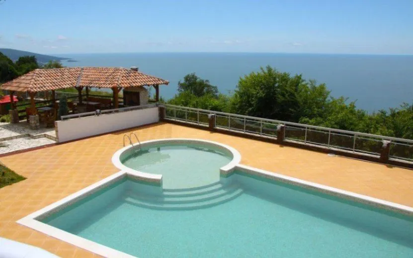 Sale, four bedroom apartment, 170m², Dobre Vode, Bar