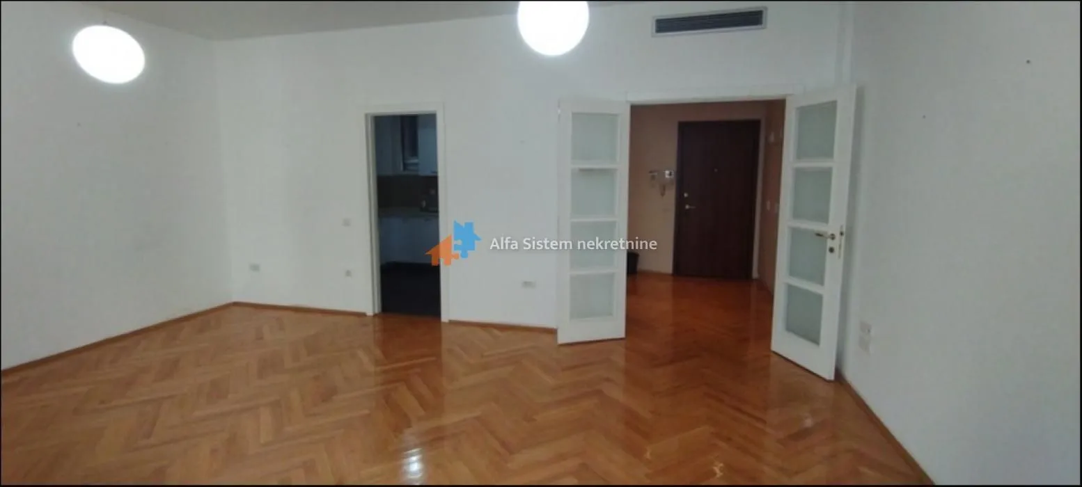 Rent, three bedroom apartment, 110m², Vračar Hram, Vračar Sve Podlokacije