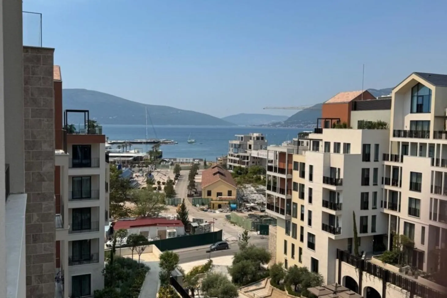 Sale, one bedroom apartment, 90m², Boka Place, Tivat