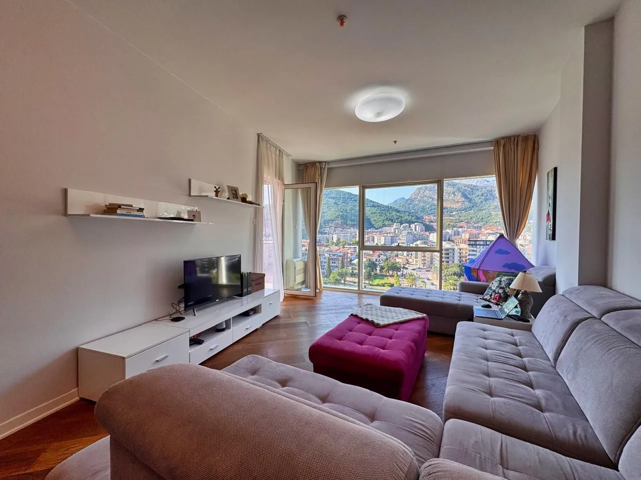 Rent, one bedroom apartment, 65m², Centar, Budva