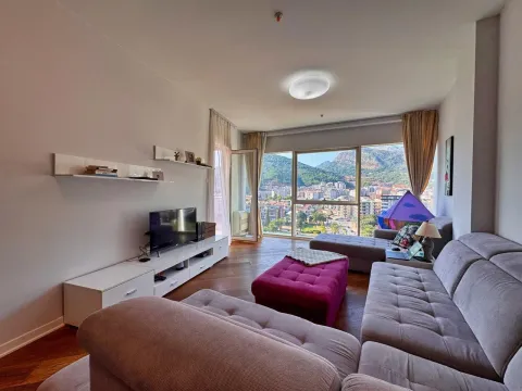 Izdavanje, dvosoban stan, 65m², Centar, Budva - image 7