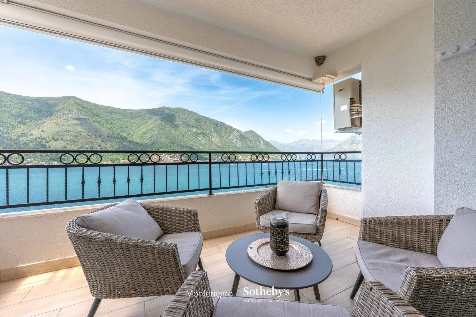 Sale, two bedroom apartment, 85m², Kotor, Crna Gora