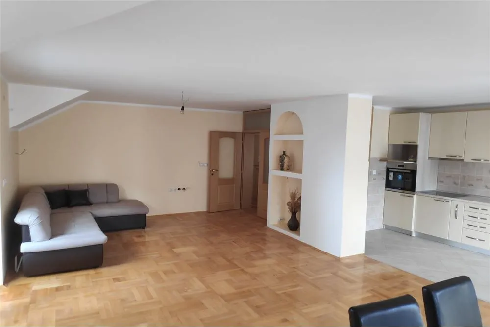 Izdavanje, četvorosoban stan, 179m², Čalije, Niš