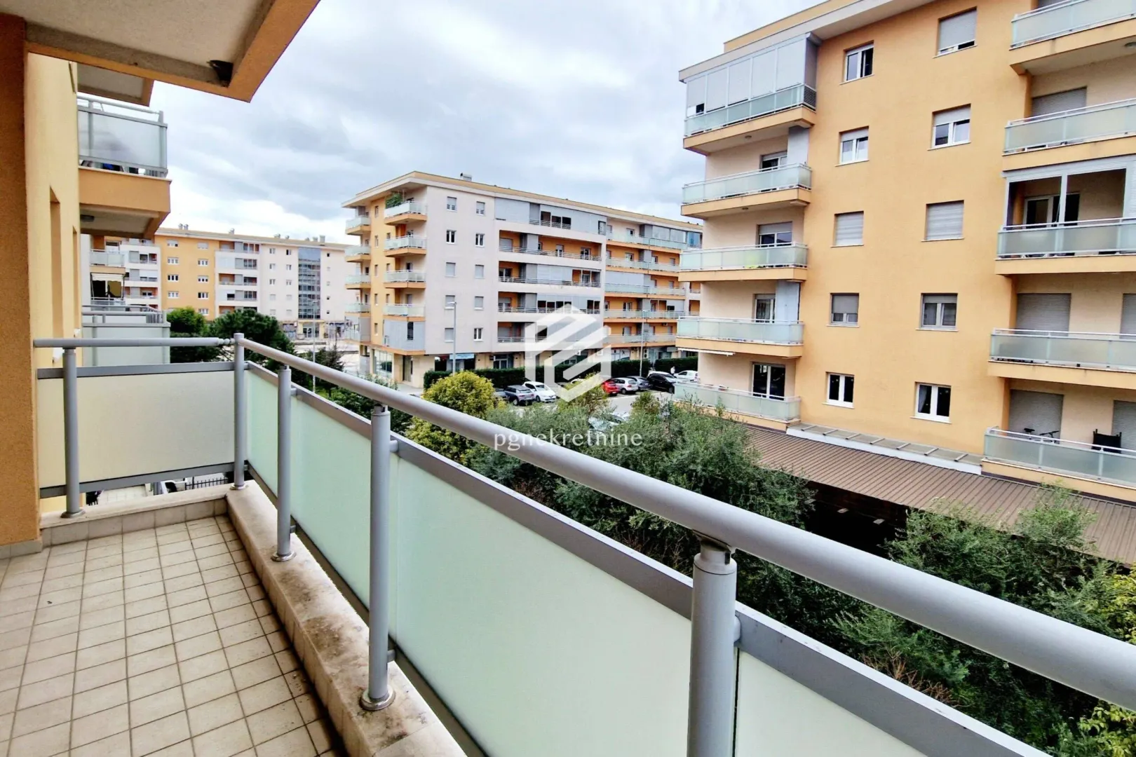 Izdavanje, trosoban stan, 120m², City Kvart, Podgorica