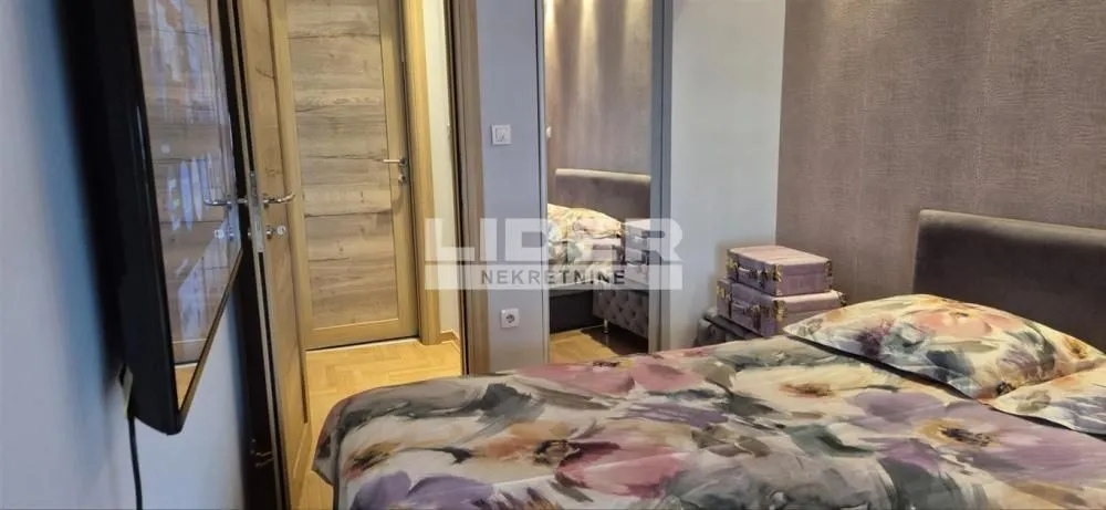 Izdavanje, dvosoban stan, 54m², Crveni Krst, Beograd
