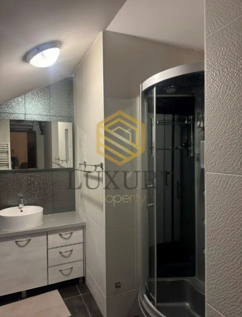 Prodaja, četvorosoban stan, 174m², Gorica C, Podgorica