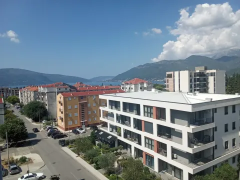 Prodaja, stan, 28m², Tivat, Crna Gora - image 1