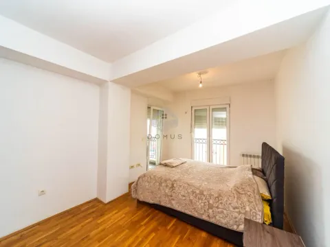 Rent, three bedroom apartment, 160m², Pobrežje, Podgorica - image 5