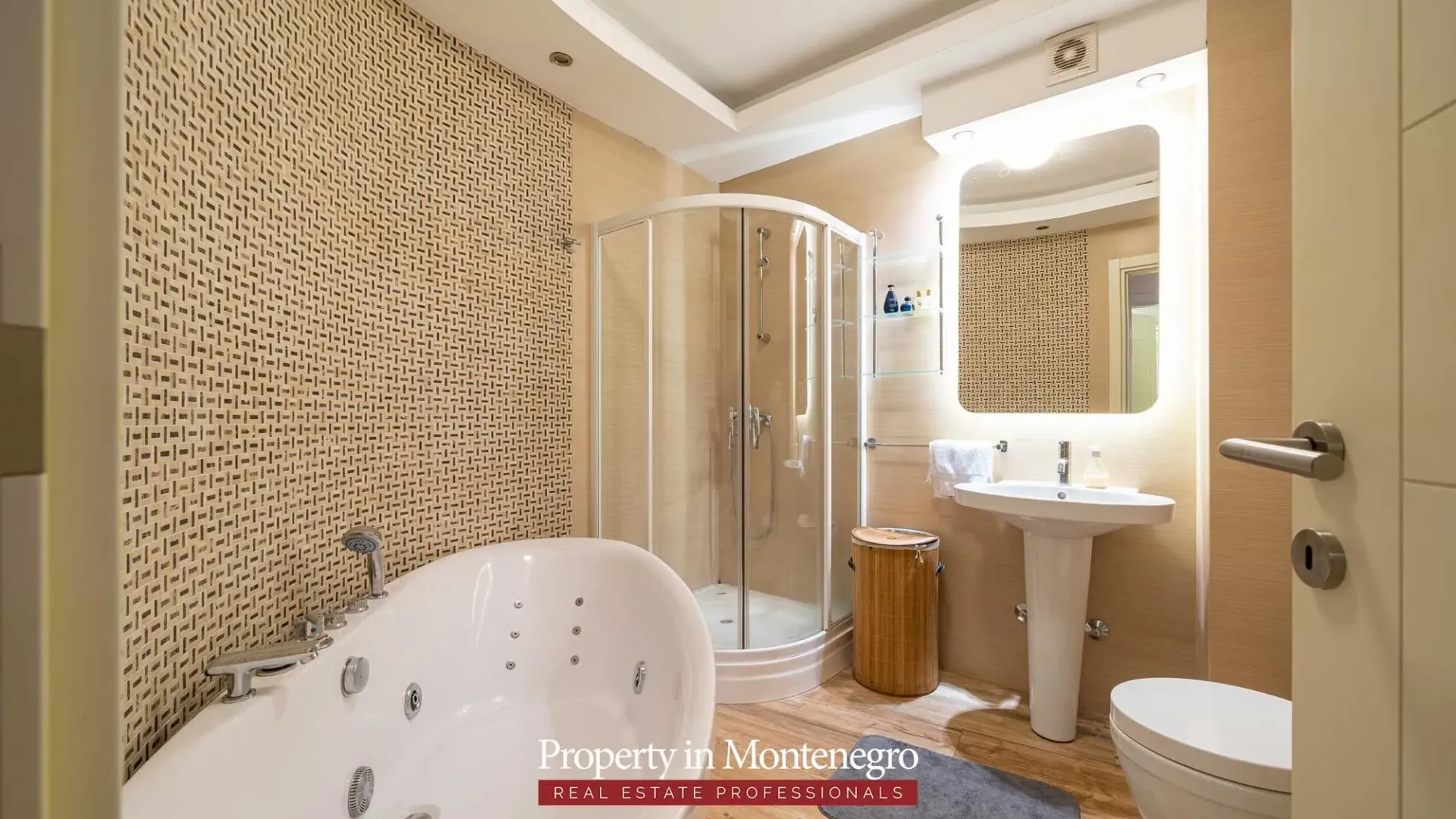 Sale, house, 266m², Kotor, Crna Gora