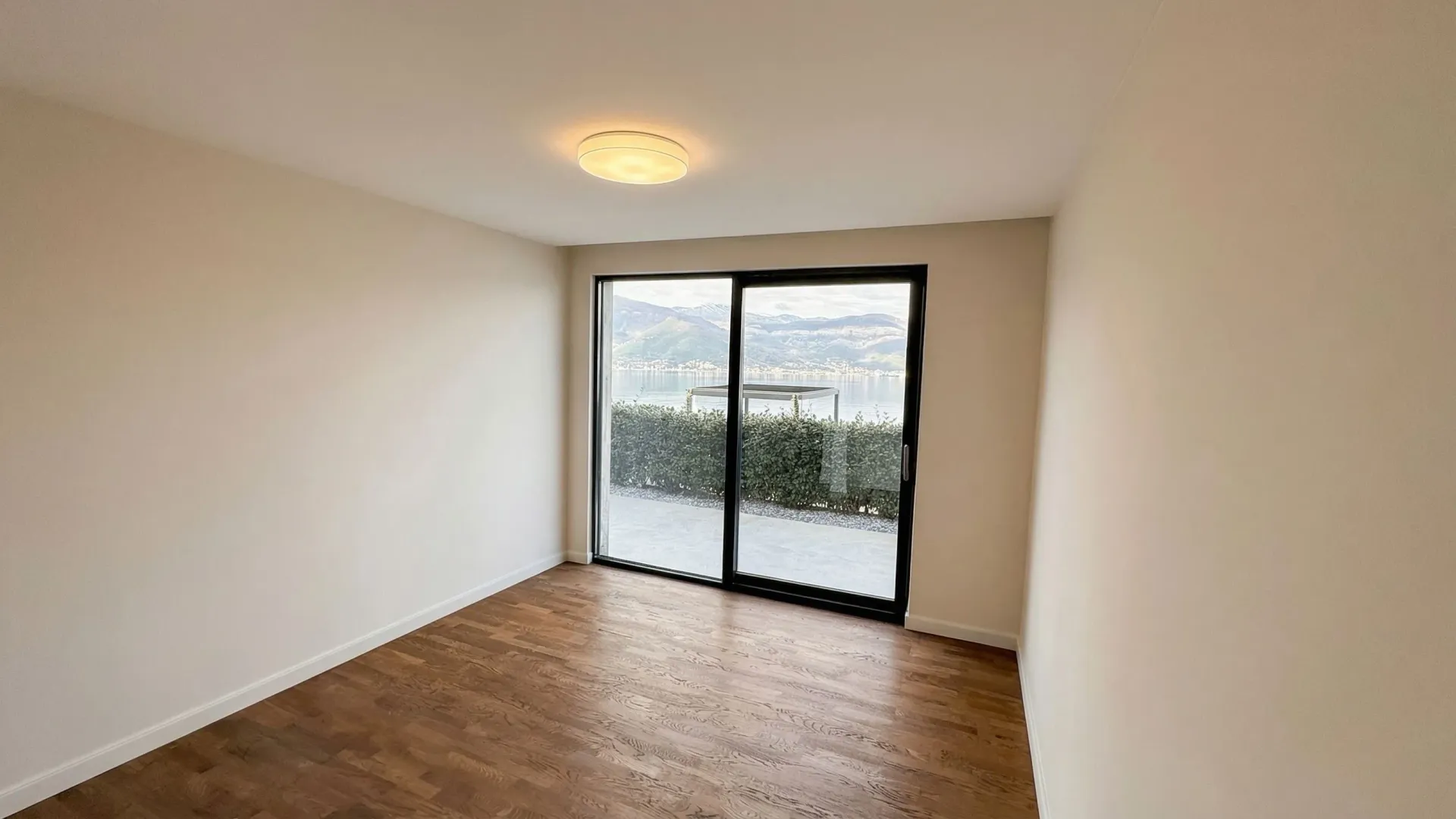 Prodaja, dvosoban stan, 183m², Krašići, Tivat