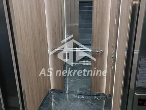 Izdavanje, trosoban stan, 77m², Vračar Sve Podlokacije, Beograd - image 37