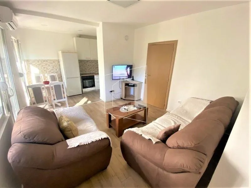 Izdavanje, stan, 68m², Gintaš, Podgorica