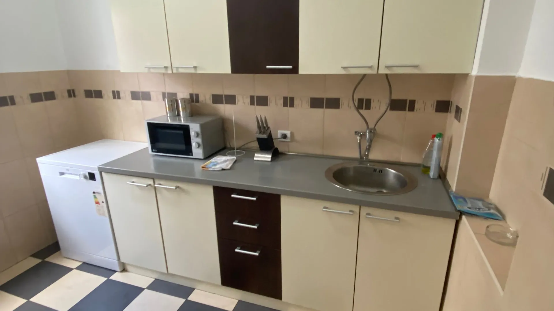 Rent, three bedroom apartment, 82m², Centar, Podgorica