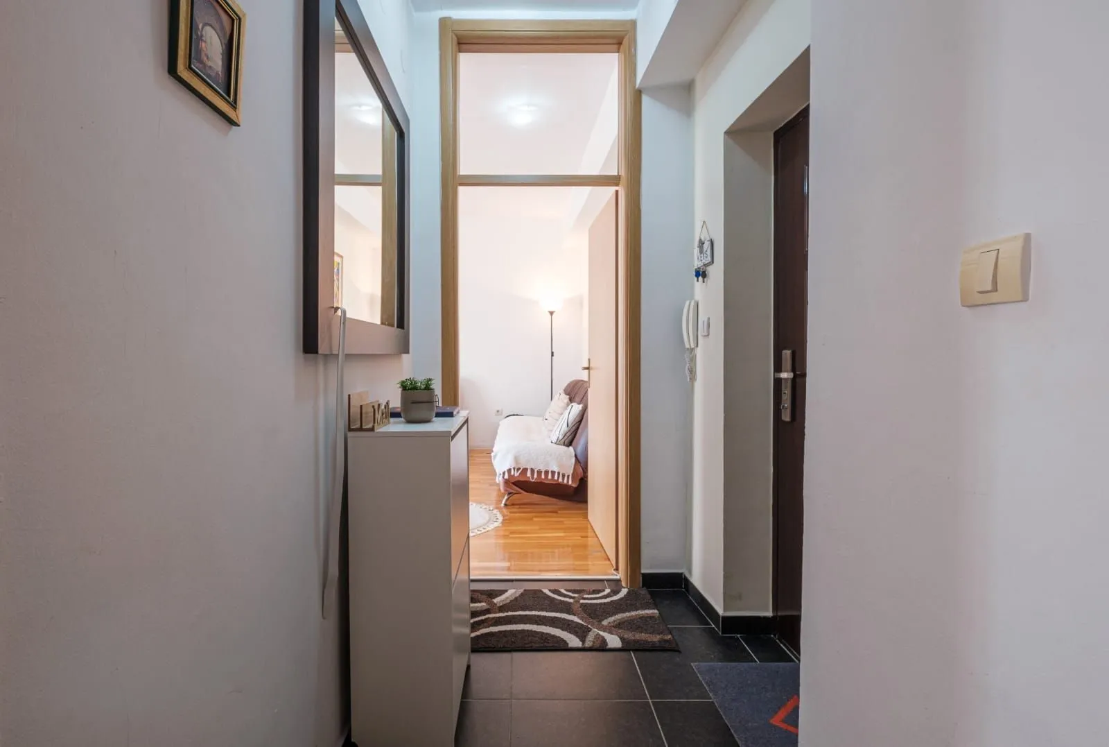 Izdavanje, dvosoban stan, 63m², Zabjelo, Podgorica