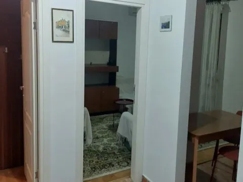 Rent, one bedroom apartment, 43m², Zvezdara Sve Podlokacije, Beograd - image 2