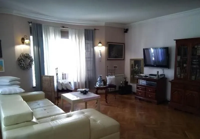 Izdavanje, kuća, 390m², Savski Venac, Beograd