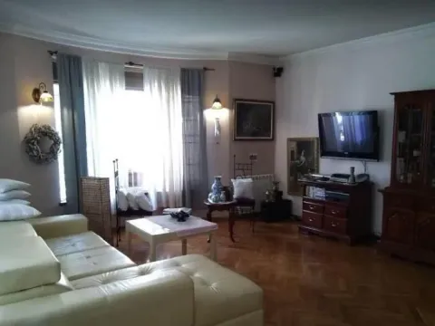 Izdavanje, kuća, 390m², Savski Venac, Beograd - image 3