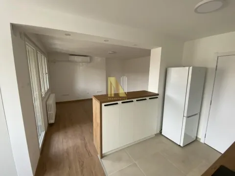 Rent, four bedroom apartment, 80m², Novo naselje, Novi Sad - image 13