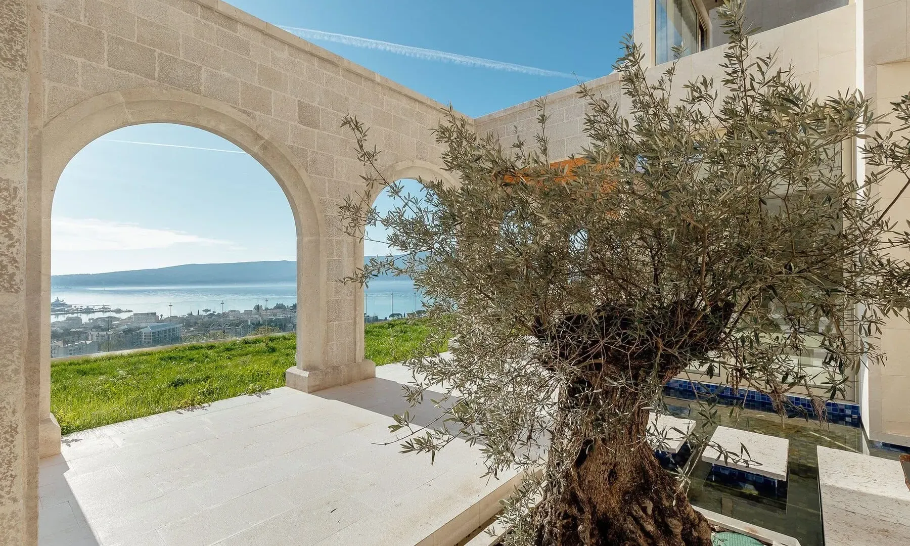 Sale, house, 1400m², Kotor, Crna Gora