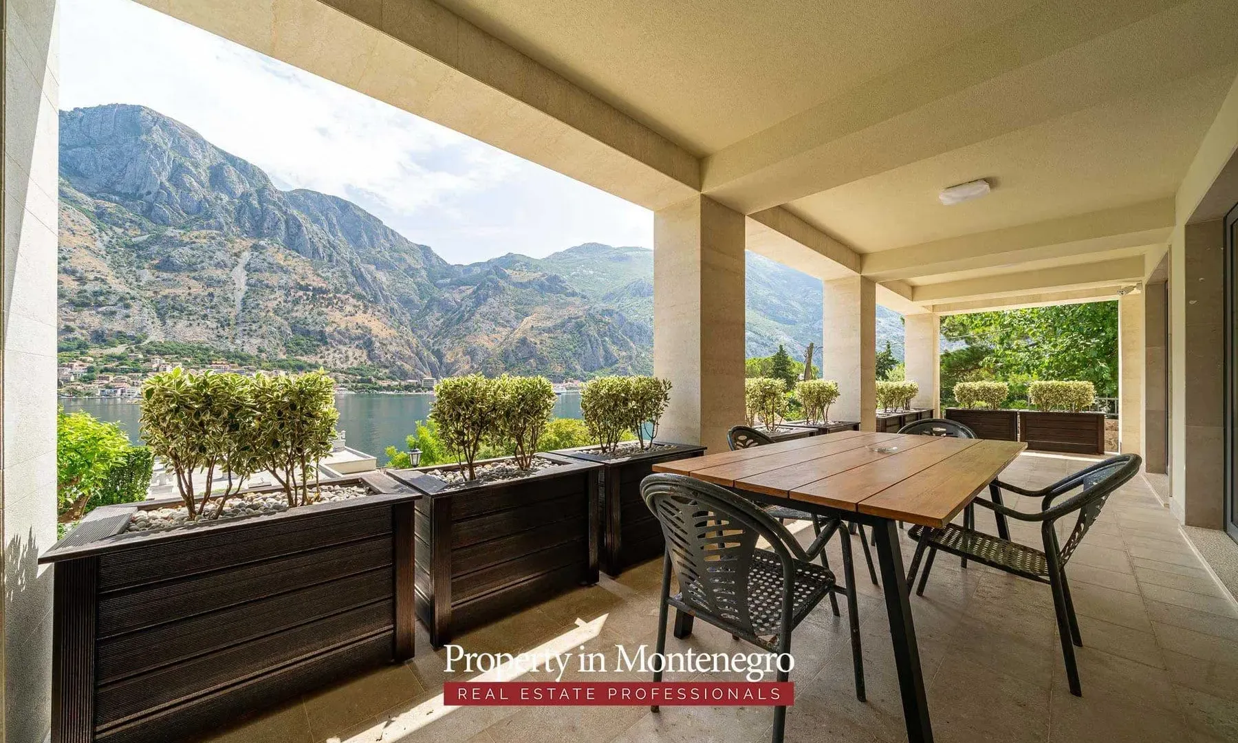 Prodaja, kuća, 520m², Muo, Kotor