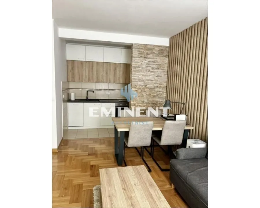 Izdavanje, dvosoban stan, 50m², Slavija, Vračar Sve Podlokacije