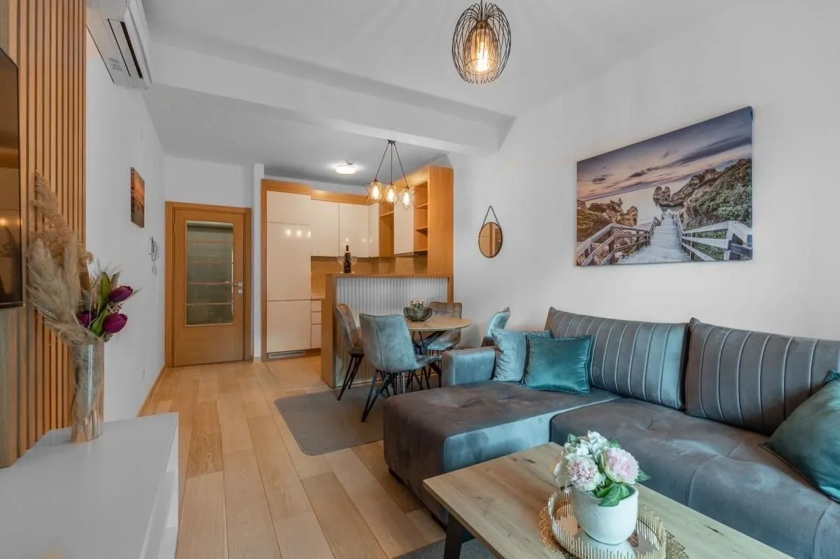 Prodaja, dvosoban stan, 61m², Pržno, Budva
