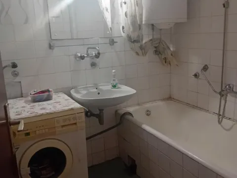 Izdavanje, trosoban stan, 74m², Bulevar, Niš - image 11