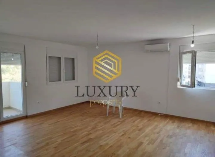 Izdavanje, dvosoban stan, 69m², Zabjelo, Podgorica