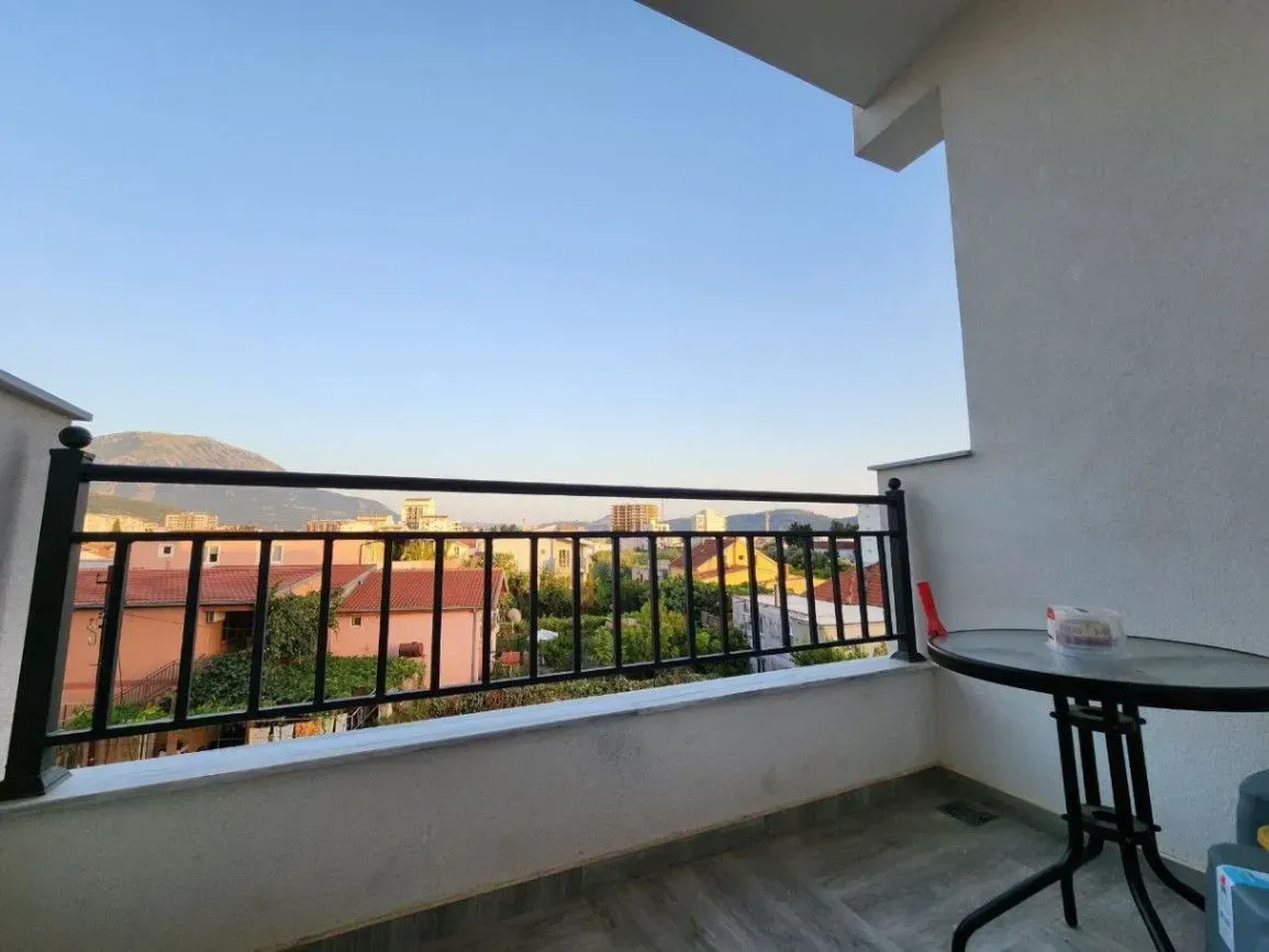 Rent, one bedroom apartment, 47m², Šušanj, Bar