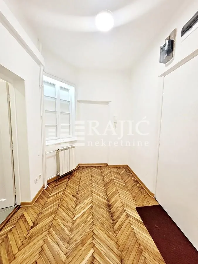 Rent, office space, 37m², Kalenić Pijaca, Vračar Sve Podlokacije