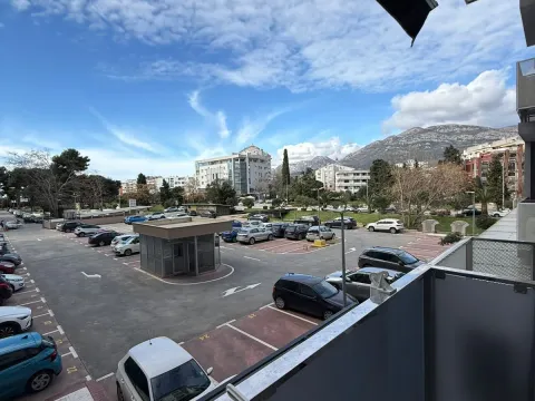 Prodaja, dvosoban stan, 72m², Centar, Bar - image 13