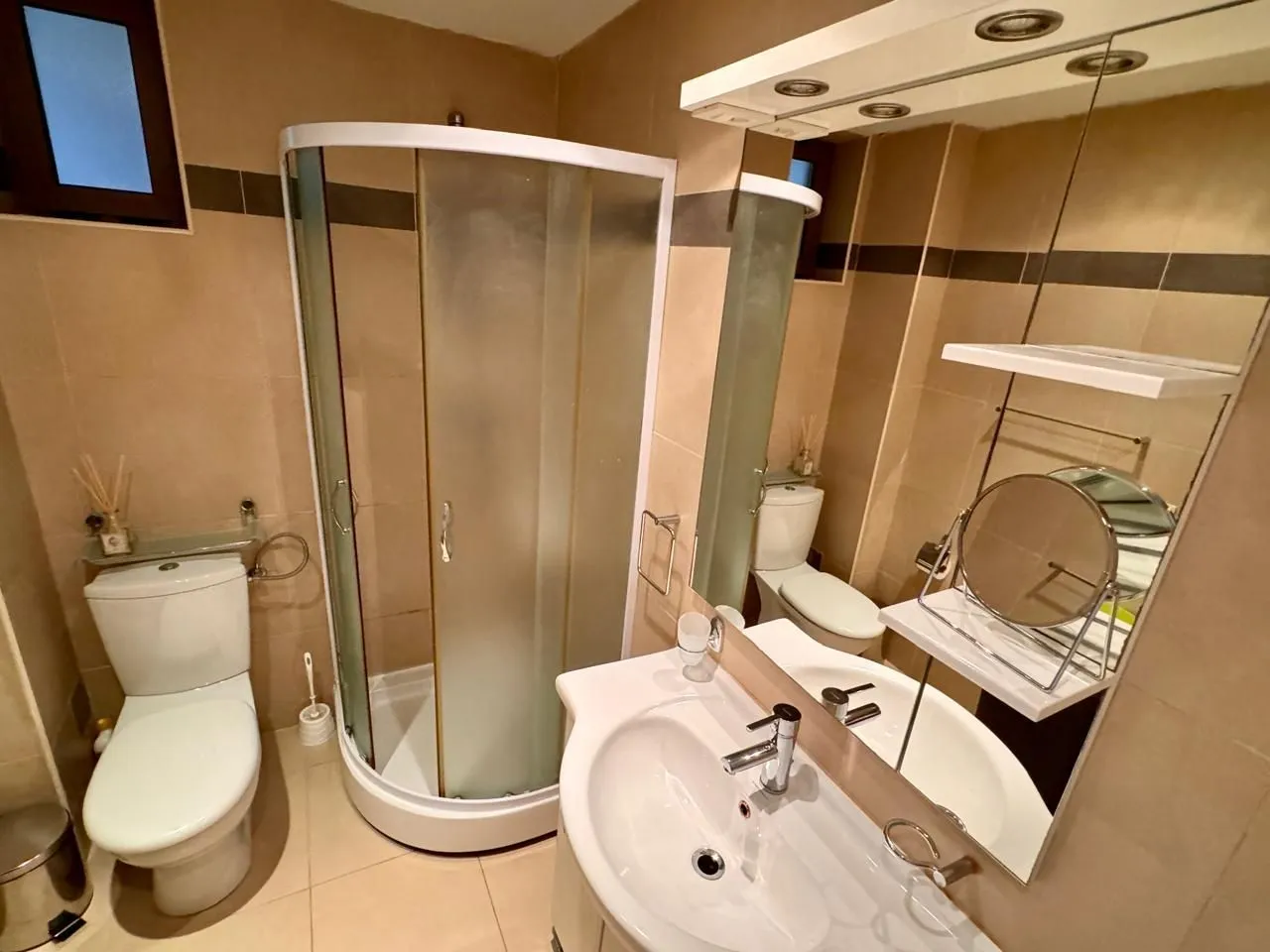 Izdavanje, jednosoban stan, 47m², Pržno, Budva