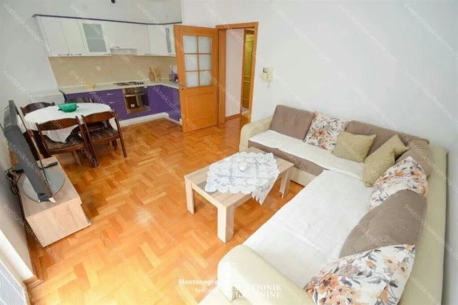 Prodaja, dvosoban stan, 72m², Đenovići, Herceg Novi