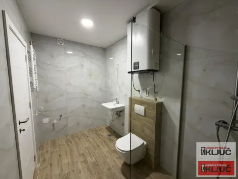 Prodaja, četvorosoban stan, 90m², Petrovaradin, Novi Sad - image 11
