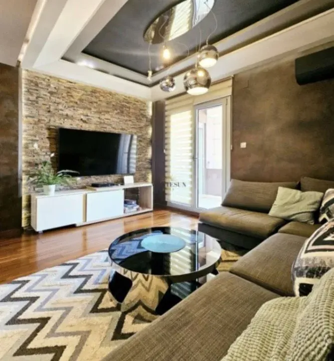 Izdavanje, dvosoban stan, 54m², Budva, Crna Gora