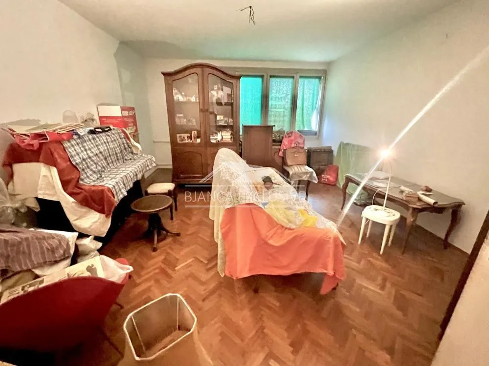 Prodaja, četvorosoban stan, 111m², Vračar Sve Podlokacije, Beograd
