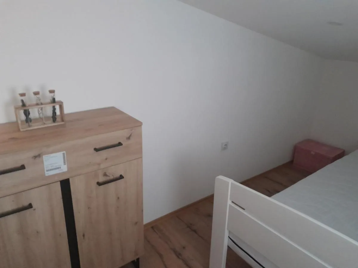 Izdavanje, jednosoban stan, 40m², Niš, Srbija