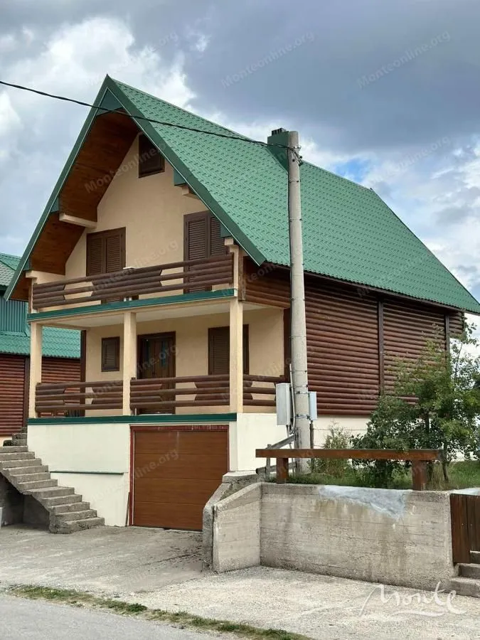 Prodaja, kuća, 200m², Motički gaj, Žabljak