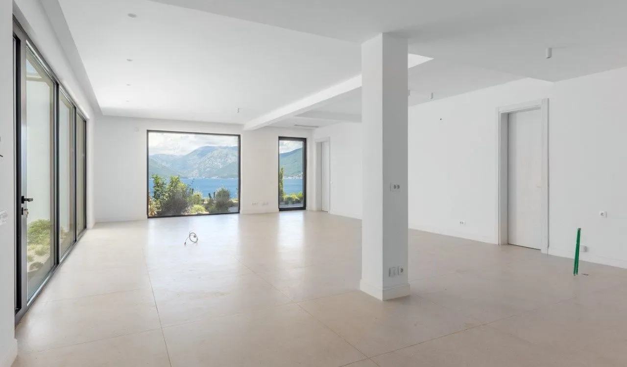 Sale, house, 328m², Krašići, Tivat
