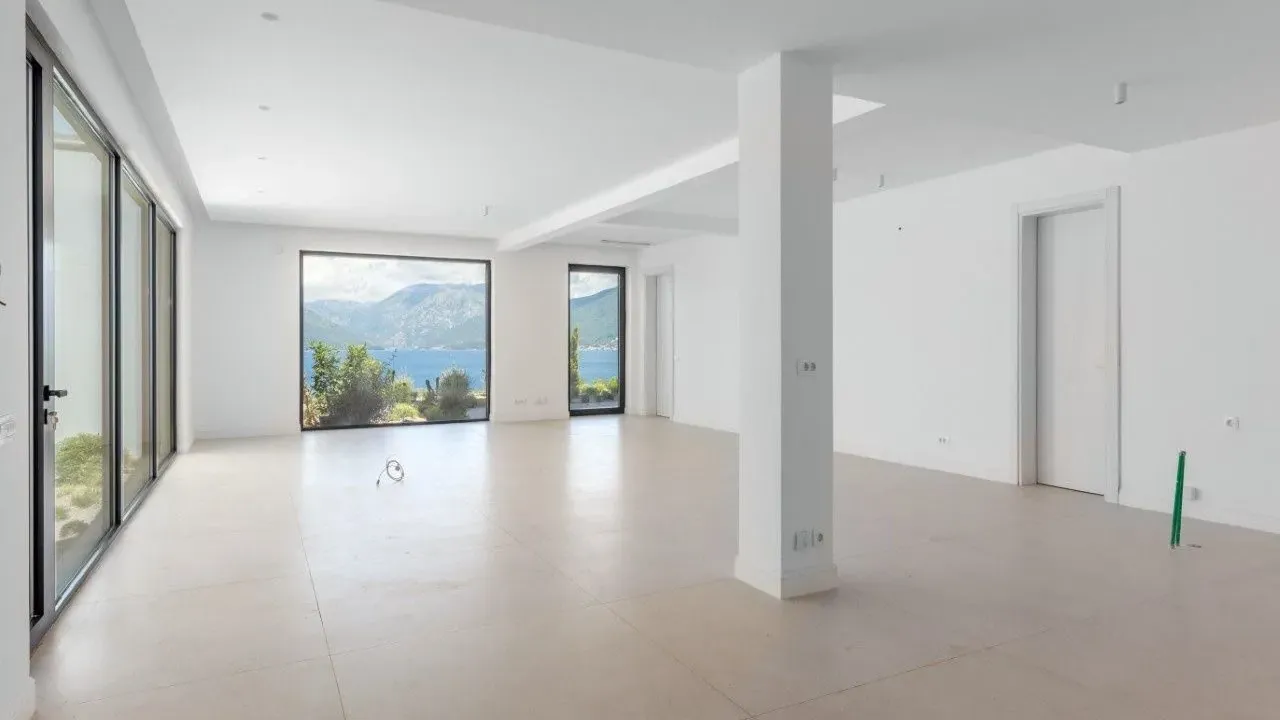 Sale, house, 328m², Krašići, Tivat