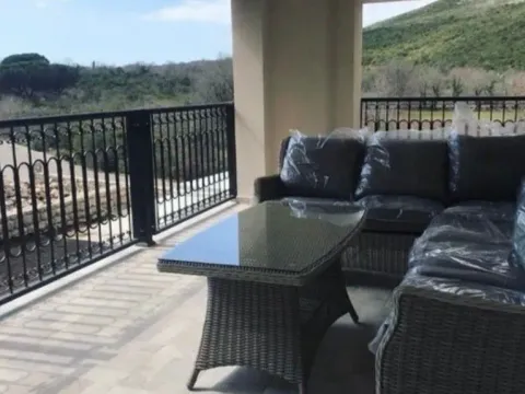 Izdavanje, kuća, 185m², Krimovica, Kotor - image 5