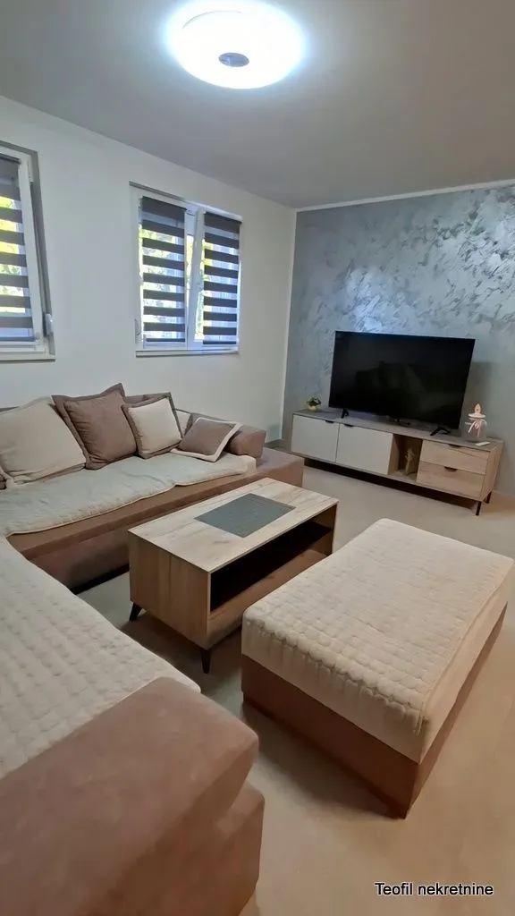 Izdavanje, trosoban stan, 65m², Kumodraž 2, Kumodraž Sve Podlokacije