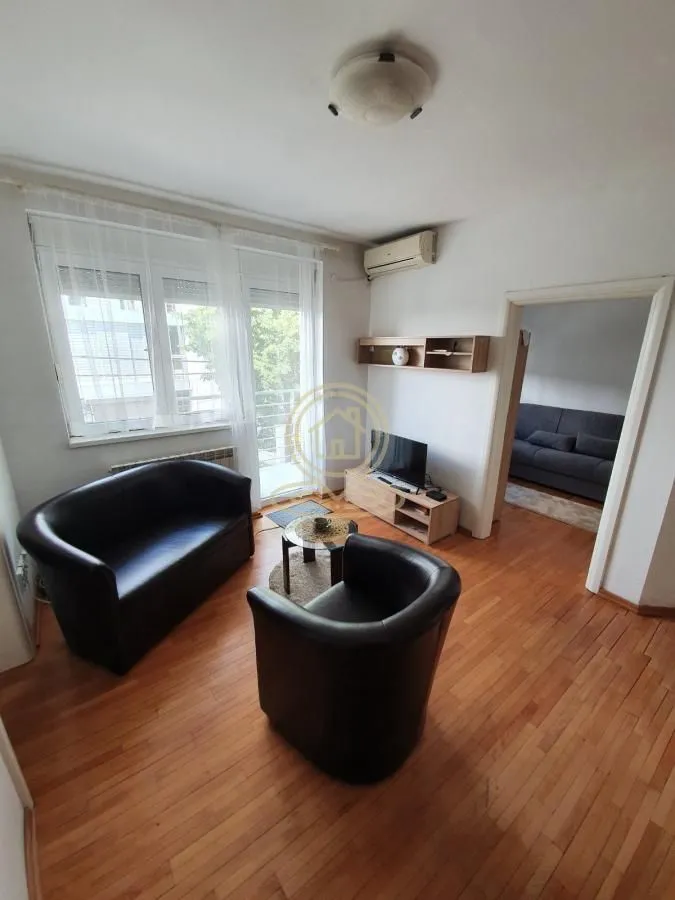 Rent, three bedroom apartment, 44m², Vračar Hram, Vračar Sve Podlokacije