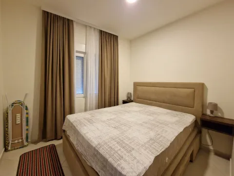 Izdavanje, četvorosoban stan, 45m², Bečići, Budva - image 10