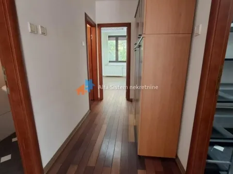 Izdavanje, poslovni prostor, 106m², Stari Grad, Beograd - image 4