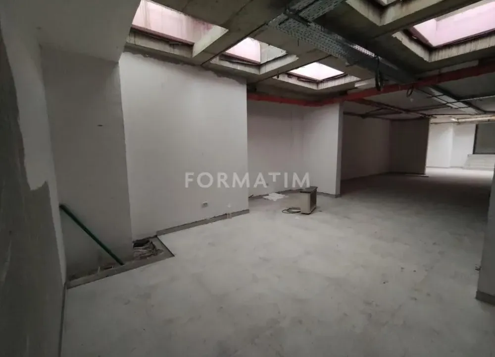 Izdavanje, poslovni prostor, 270m², Bulbulder, Zvezdara Sve Podlokacije